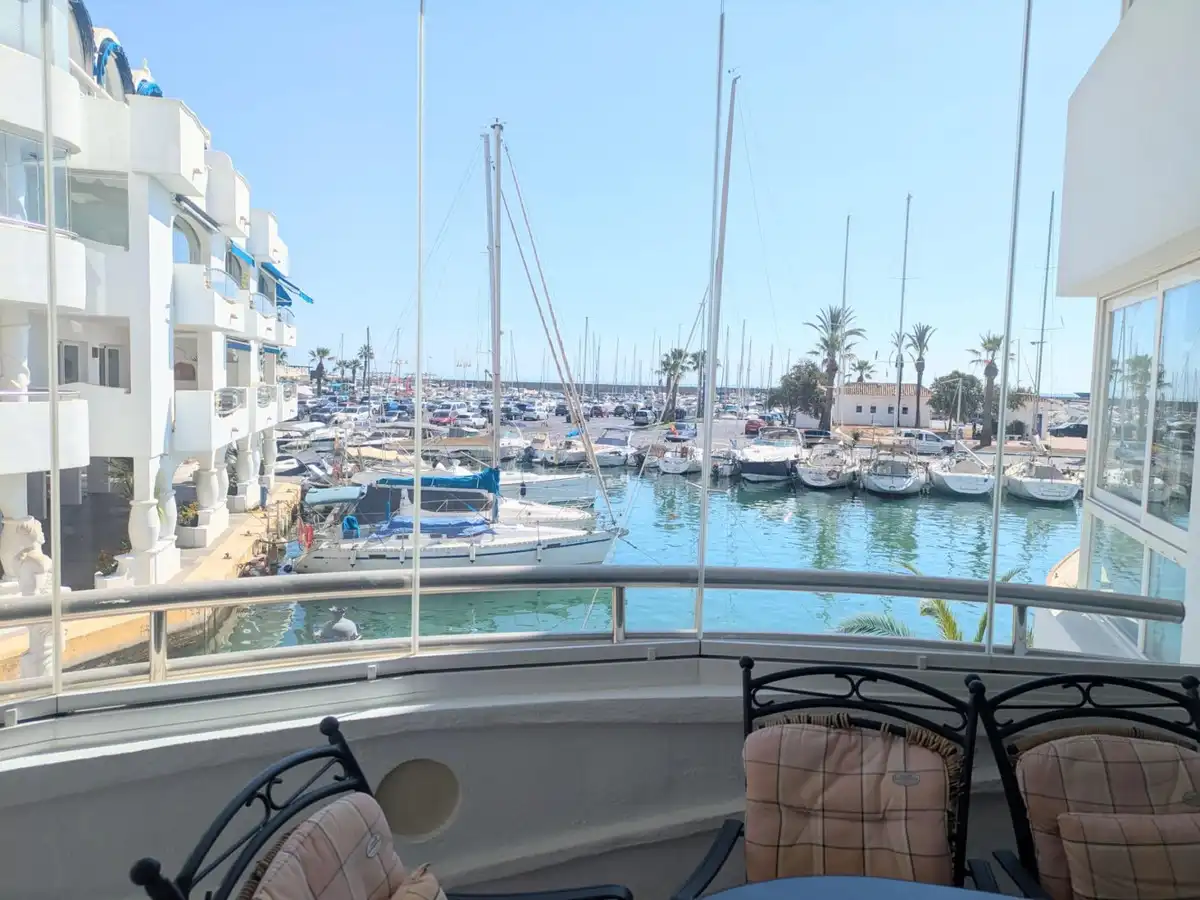 Apartamento con piscina en venta en Arroyo de la Miel, imagen 2