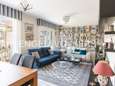 Flat with balcony for sale in Doctor Castelo