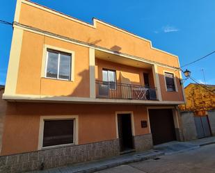 Exterior view of House or chalet for sale in Palencia Capital  with Terrace