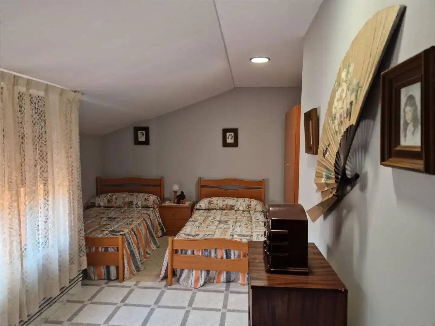 Dormitori de Casa o xalet en venda en Villabrázaro amb Jardí privat, Traster i Moblat