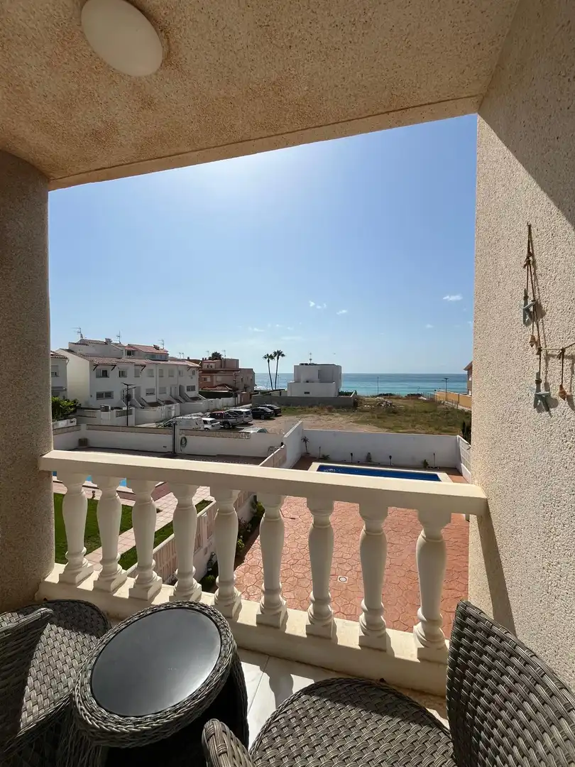Vista exterior de Casa adosada en venda en Vinaròs amb Aire condicionat, Calefacció i Jardí privat
