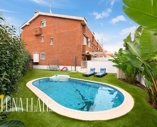 Jardí de Casa adosada en venda en Viladecans amb Jardí privat, Terrassa i Piscina