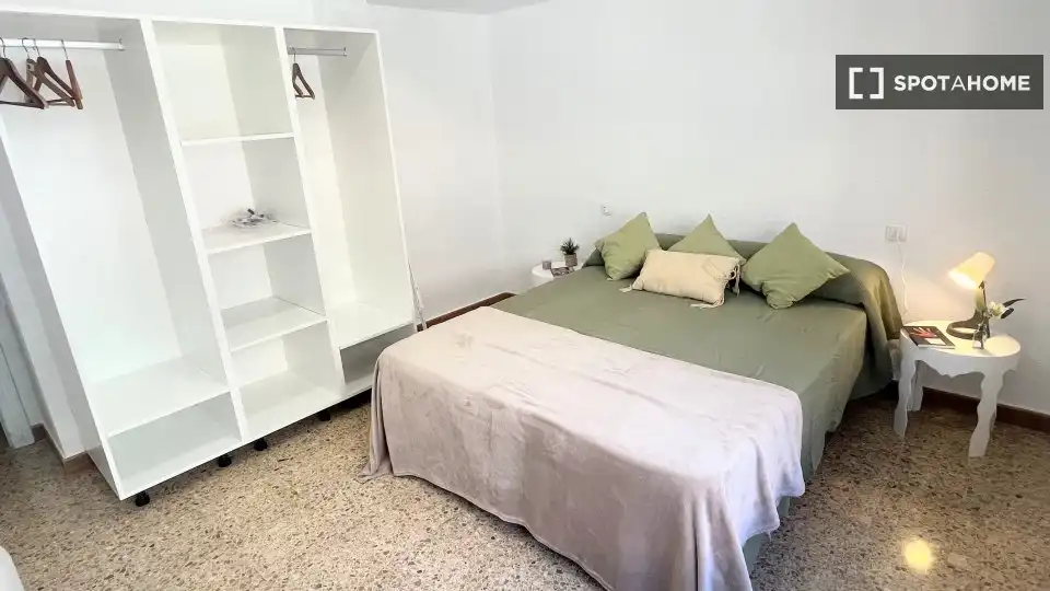Schlafzimmer von Wohnung zur untervermieten in Burjassot mit Klimaanlage, Terrasse und Möbliert