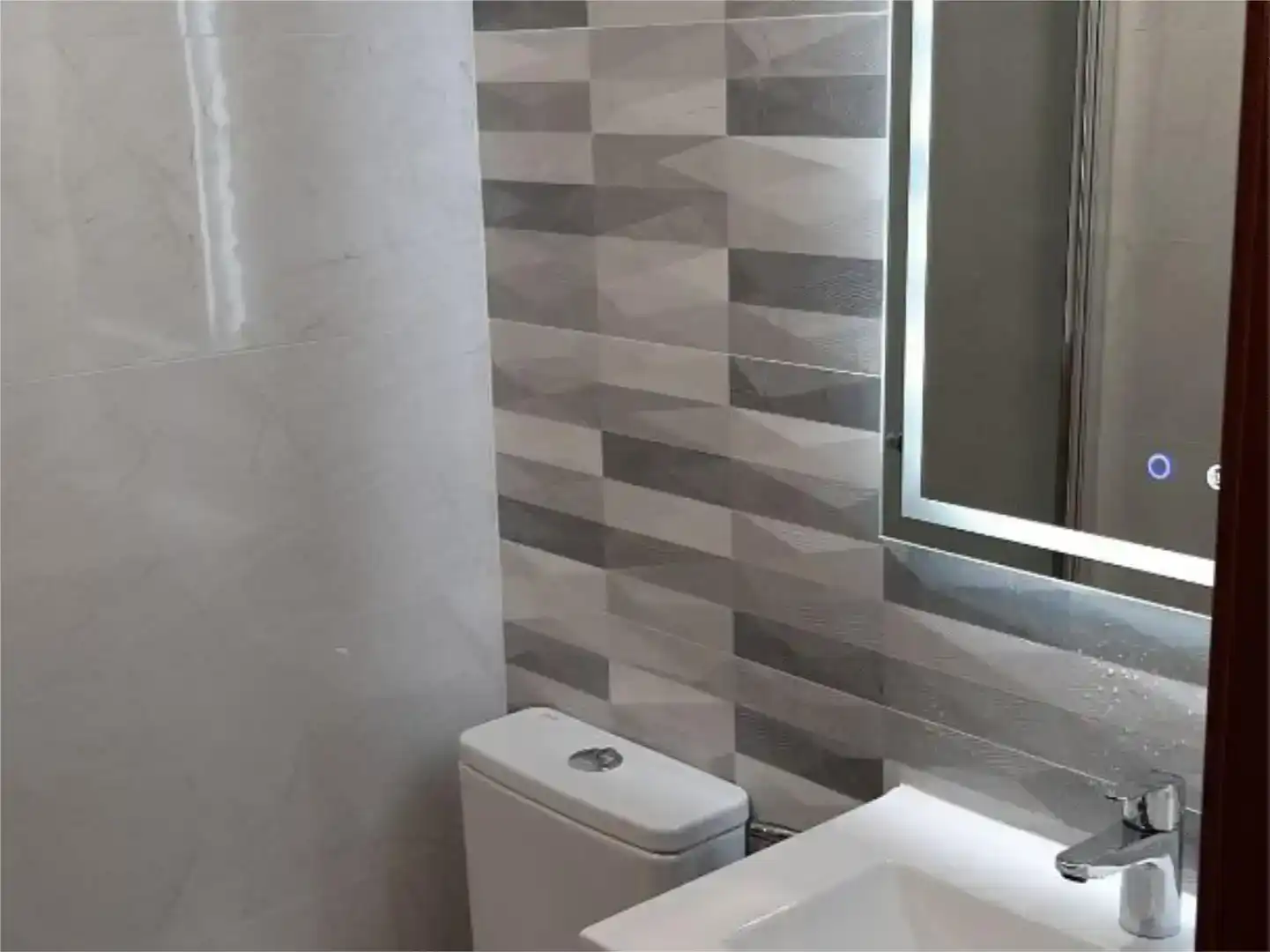 Bathroom of Flat for rent in Ronda