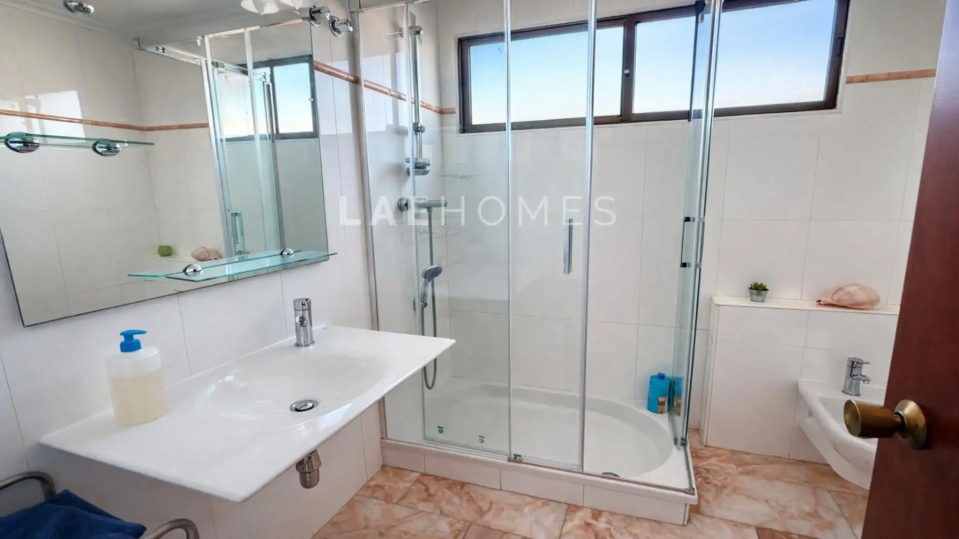 Bathroom of Attic for rent in El Campello  with Air Conditioner, Parquet flooring and Furnished