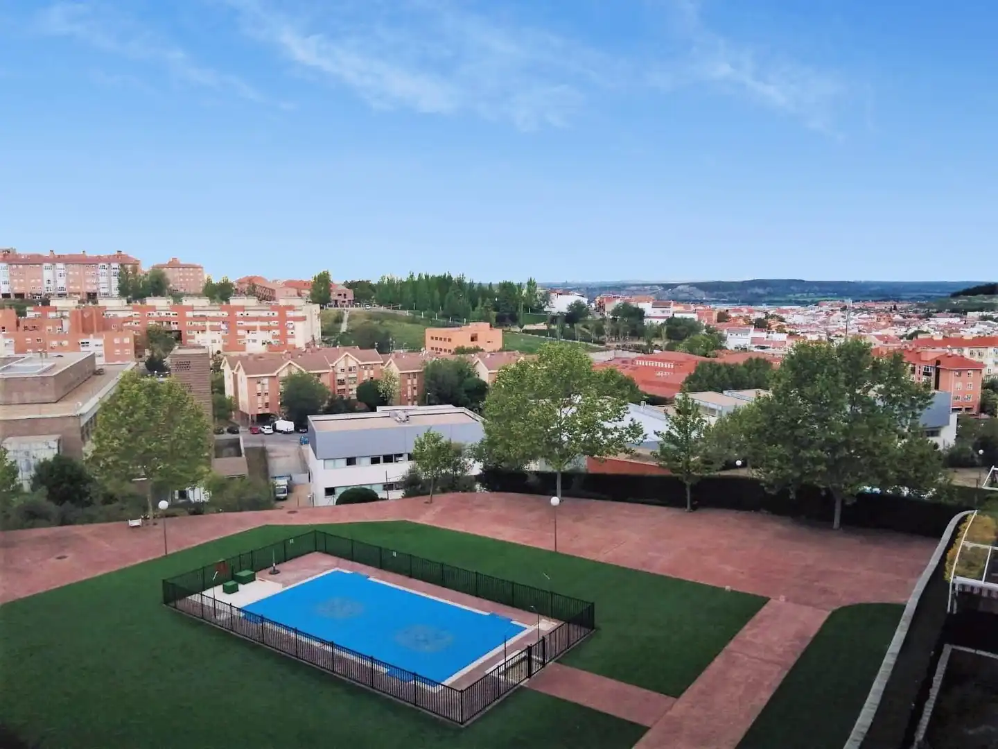 Vista exterior de Pis de lloguer en Arganda del Rey amb Calefacció, Terrassa i Piscina comunitària