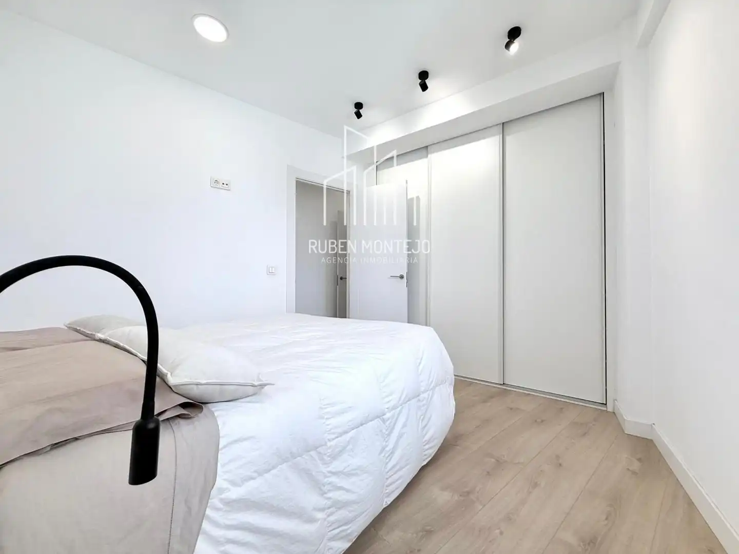 Bedroom of Flat for rent in Salamanca  with Heating, Terrace and Furnished