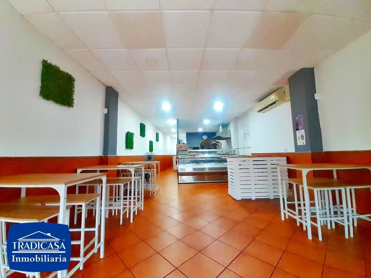Local comercial de lloguer a El Retiro - Parque Atlántico - Ronda este
