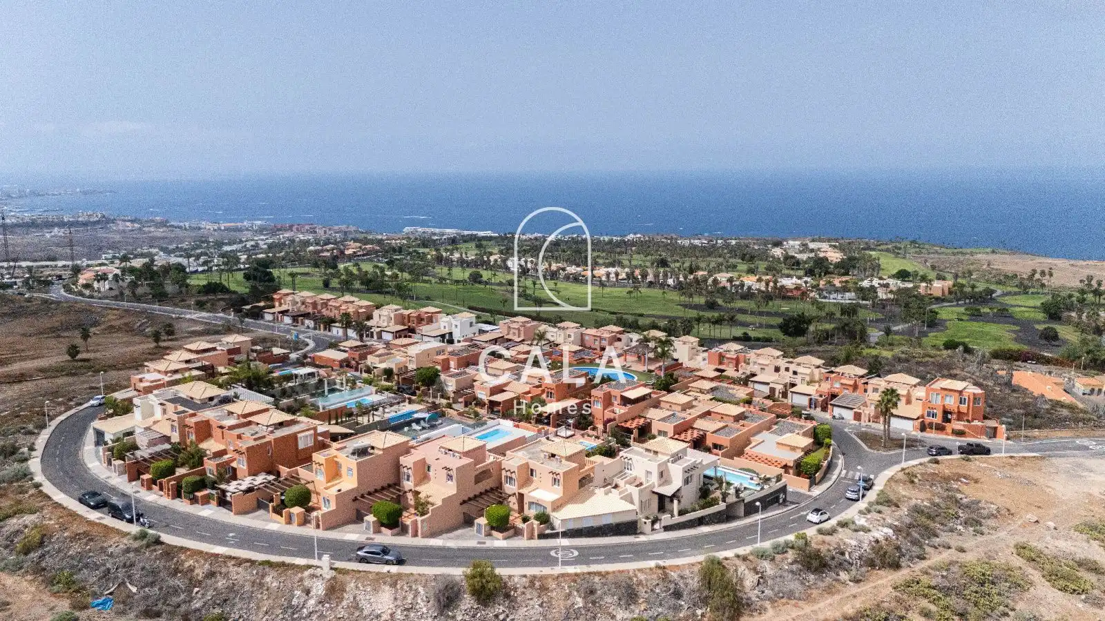 Vista exterior de Casa o xalet en venda en Adeje amb Aire condicionat, Calefacció i Piscina