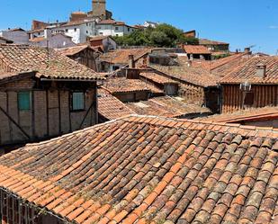 Vista exterior de Casa o xalet en venda en Hervás amb Terrassa