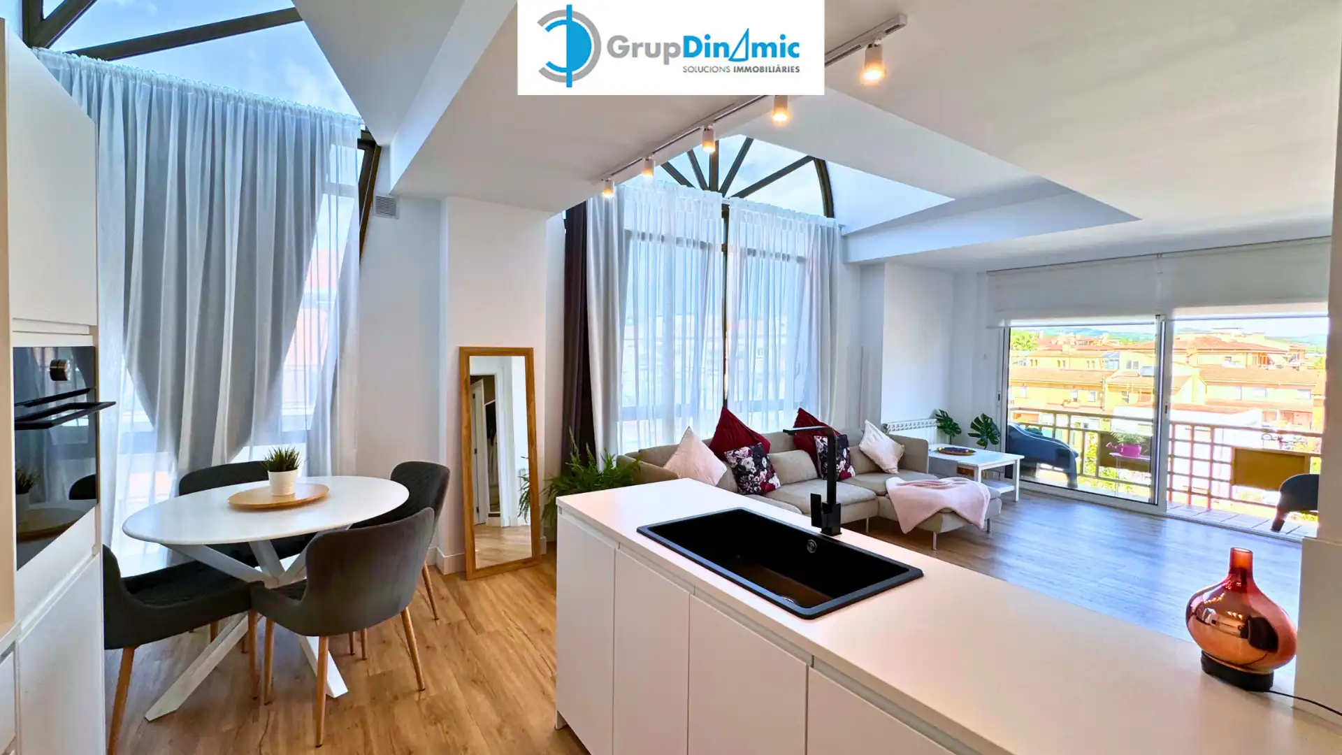 Dúplex con terraza en venta en Avinguda Catalunya, imagen 2