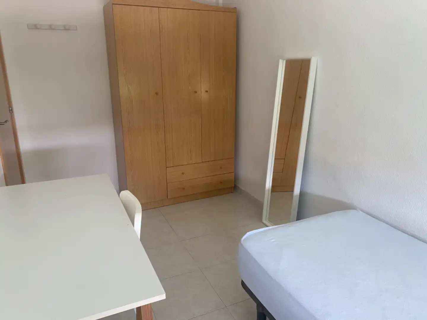 Schlafzimmer von Wohnung zur Miete in Huesca mit Heizung, Terrasse und Möbliert
