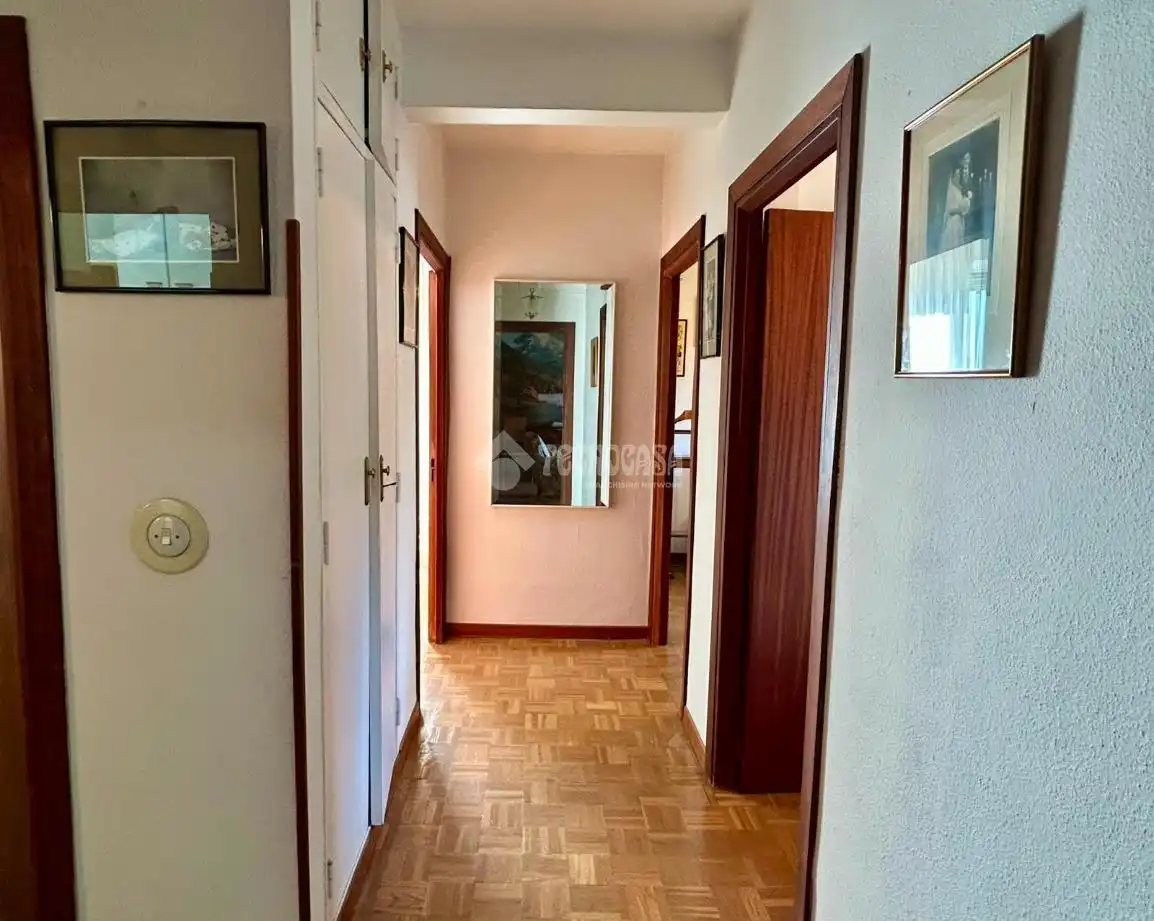 Piso en venta en Madrid con Calefacción, Terraza y Balcón