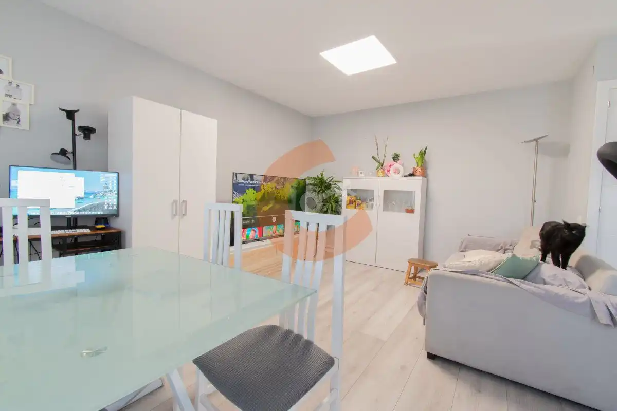 Sala d'estar de Pis en venda en El Vendrell amb Aire condicionat, Calefacció i Parquet