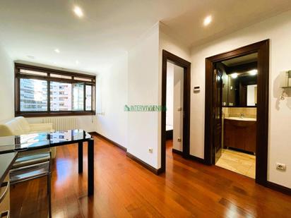 Dormitori de Apartament en venda en Vigo  amb Calefacció i Parquet