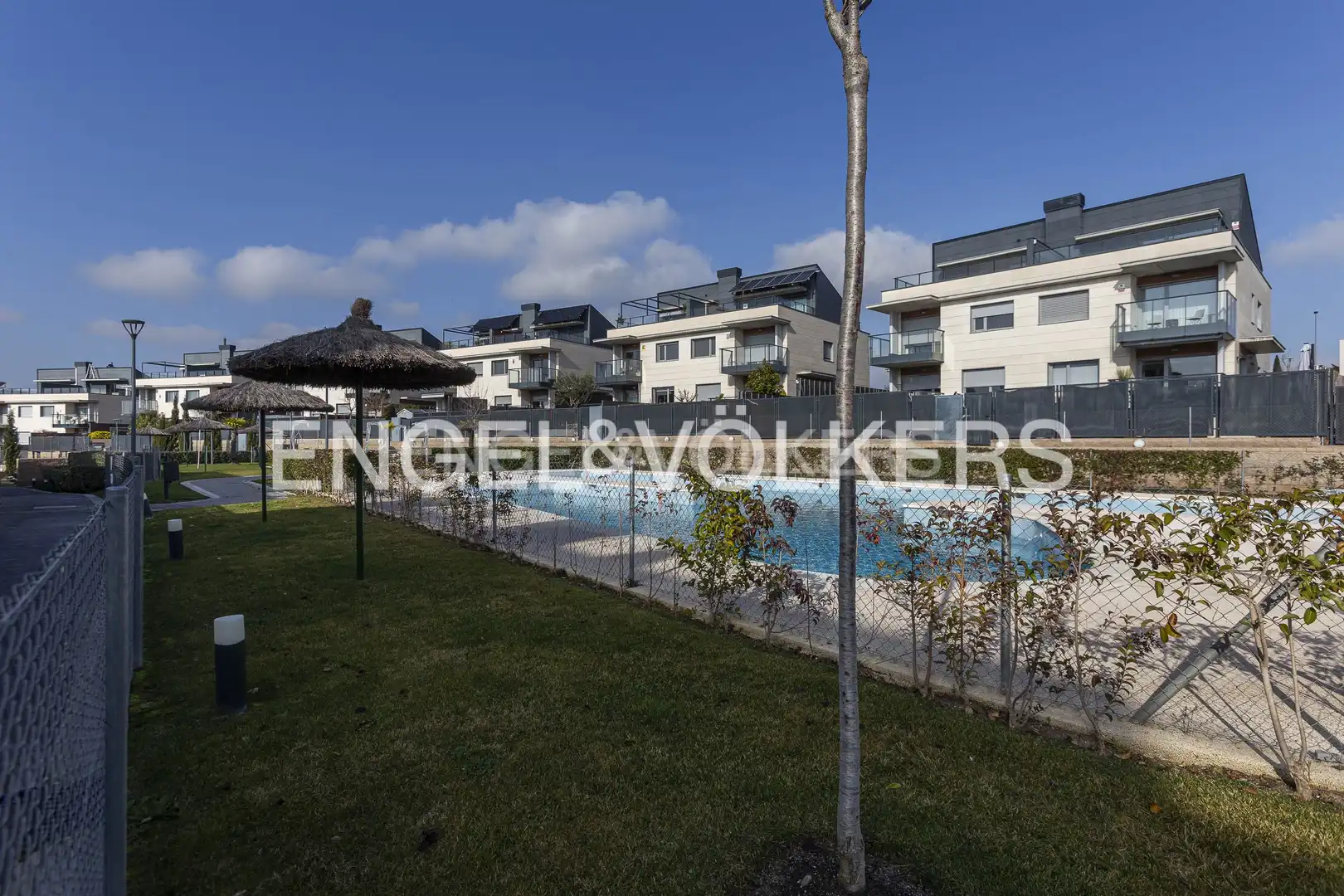 Swimming pool of Detached homes for rent in Boadilla del Monte  with Air Conditioner, Heating and Private garden