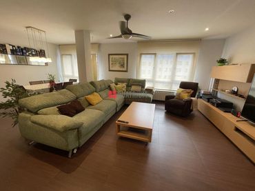 Appartement avec balcon à vendre à Avenida Rosalía de Castro
