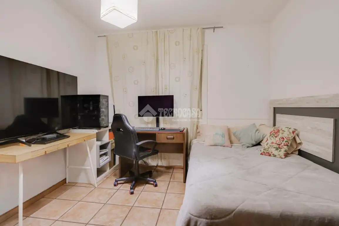 Bedroom of Flat for sale in Rubí