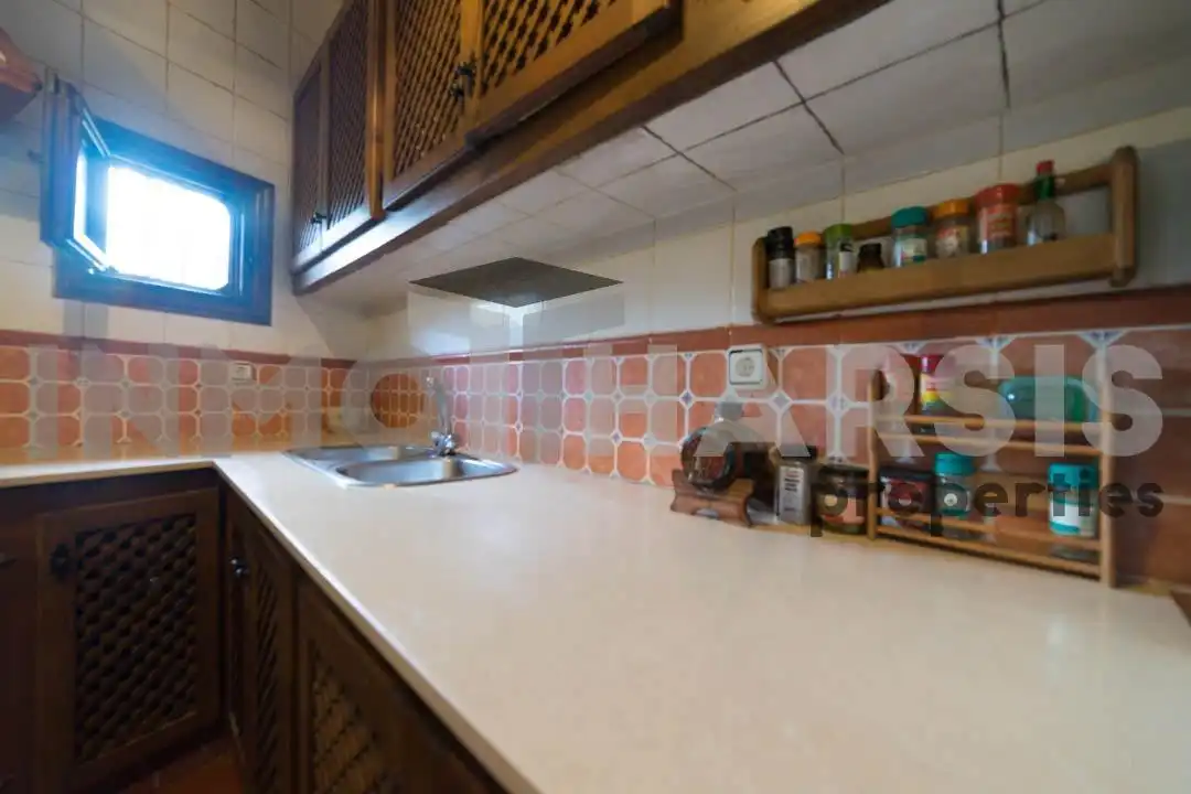 Cuina de Casa o xalet en venda en Abrucena amb Jardí privat, Terrassa i Moblat