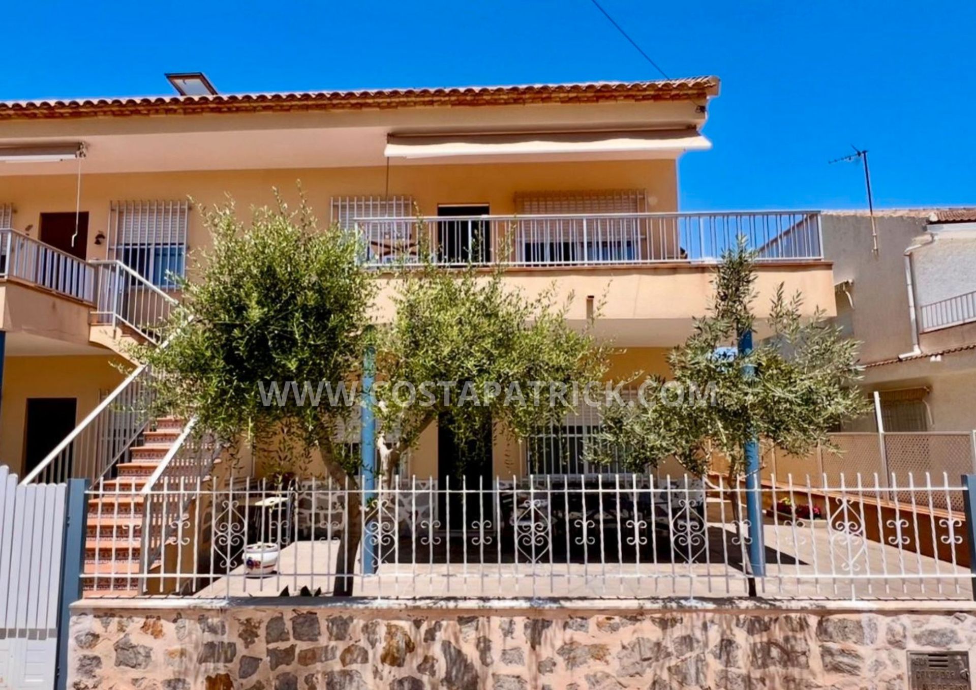 Exterior view of Single-family semi-detached to rent in Los Alcázares  with Air Conditioner, Private garden and Terrace