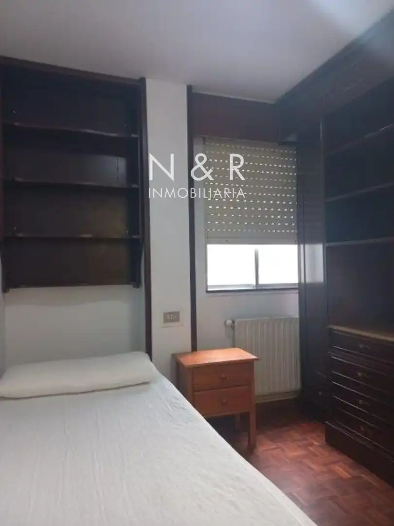 Habitación de Piso de alquiler en Santiago de Compostela  con Calefacción y Amueblado