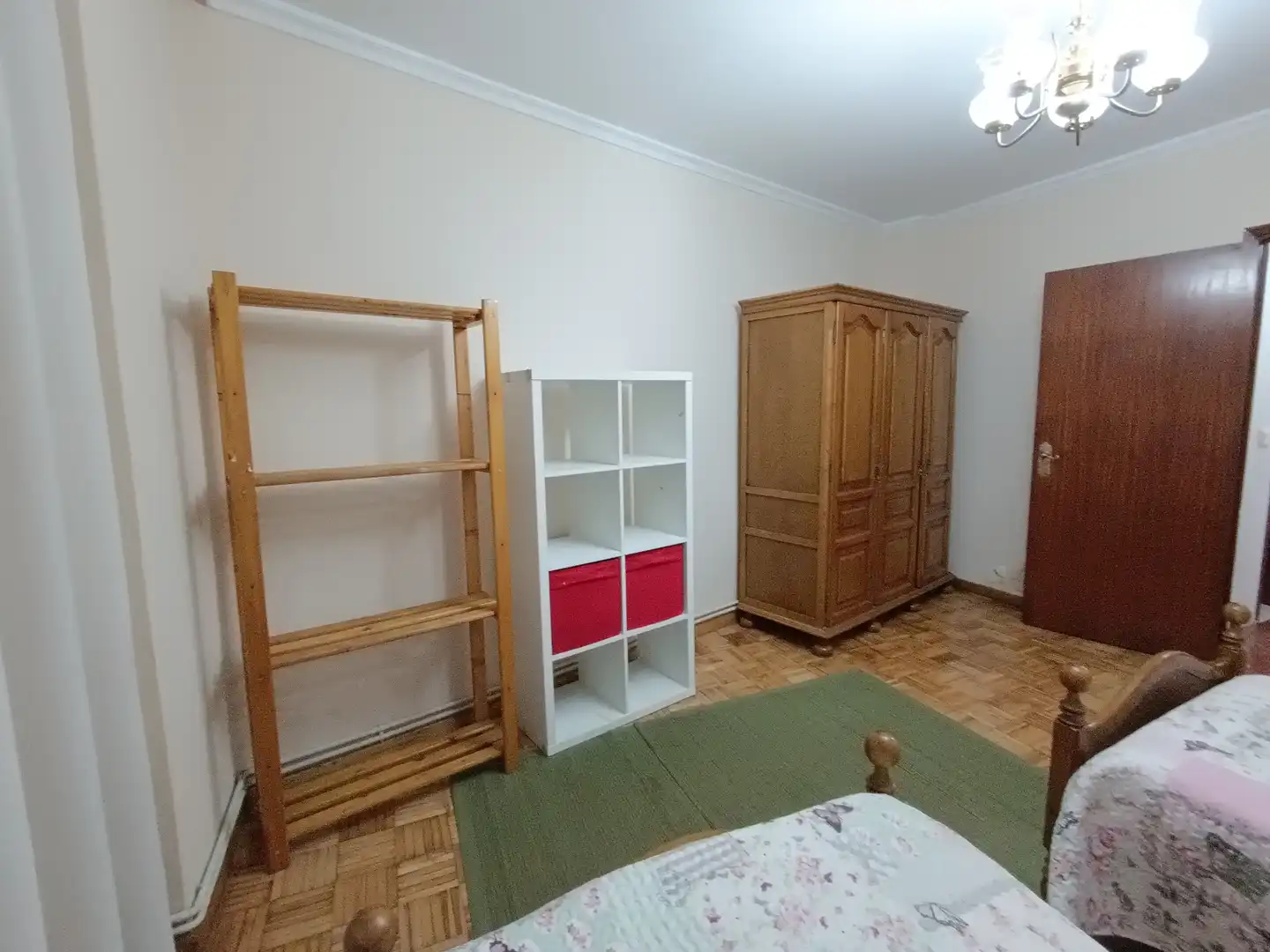 Dormitori de Pis en venda en Pontevedra Capital  amb Calefacció, Parquet i Traster