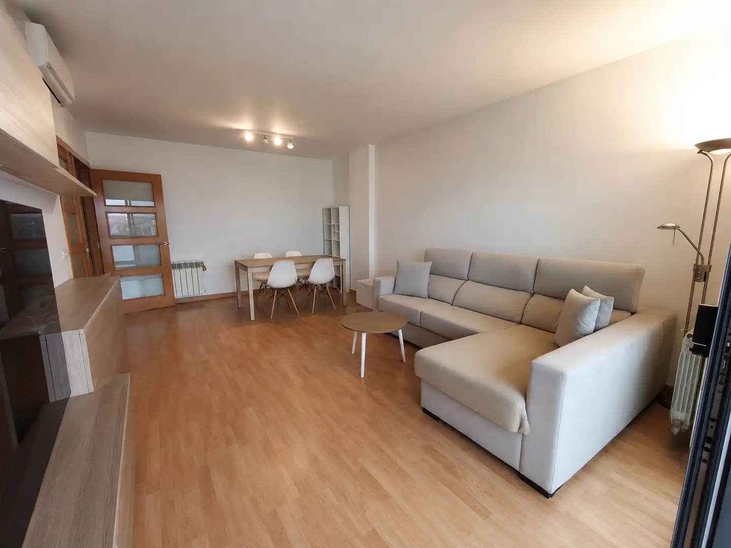 Sala de estar de Piso en venta en Girona con Aire acondicionado, Calefacción y Parquet