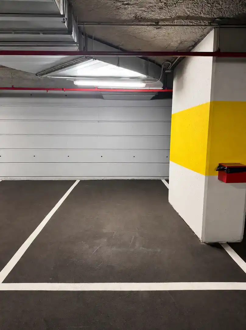 Parkplatz von Wohnung zum Verkauf in Oviedo 