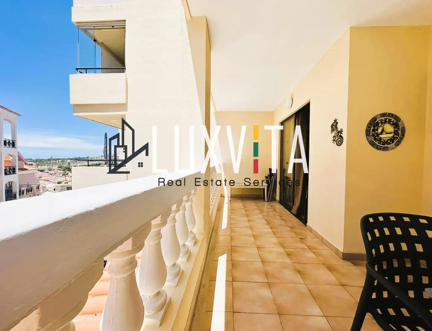 Vista exterior de Apartament en venda en Arona amb Jardí privat, Terrassa i Moblat