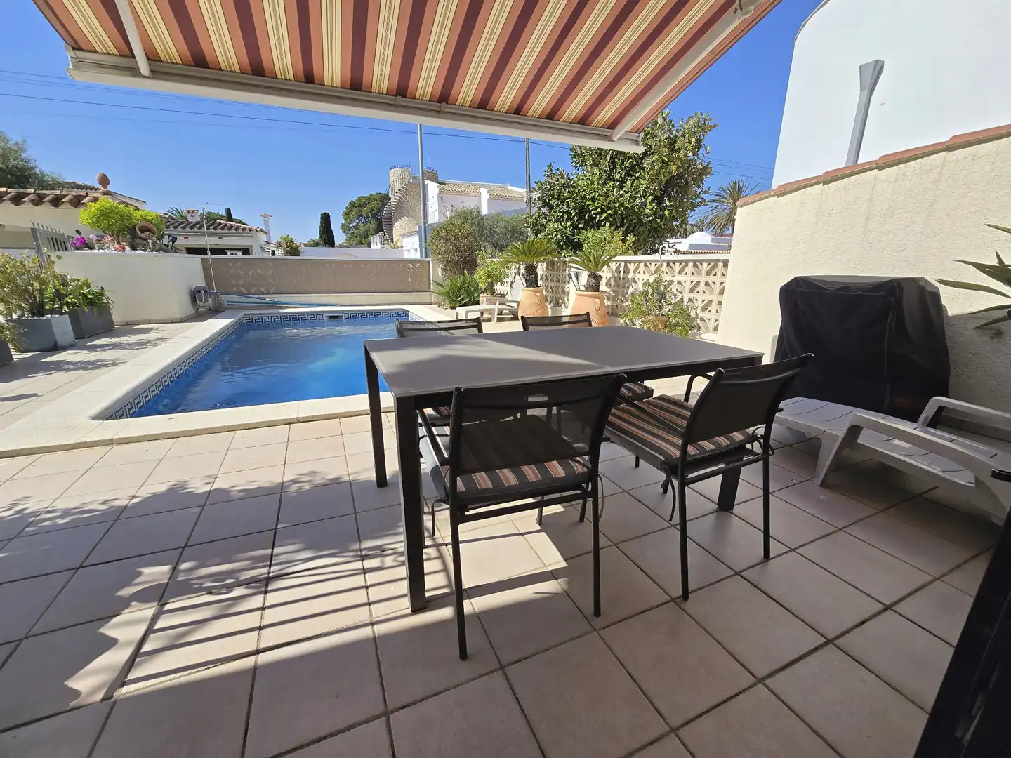 Terrassa de Casa o xalet en venda en Empuriabrava amb Aire condicionat, Jardí privat i Piscina