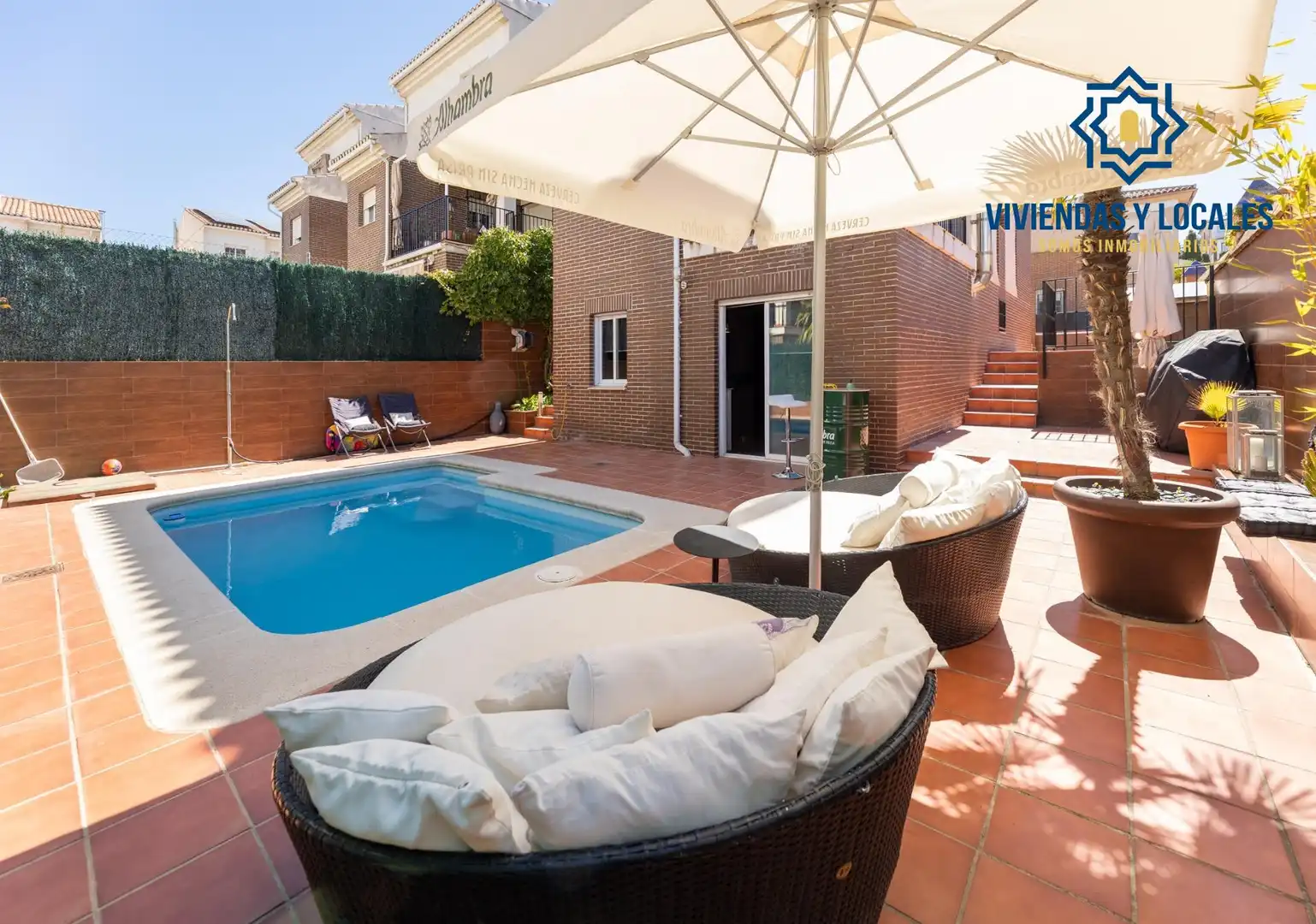 Villa mit Pool zum Verkauf in Barrio de la Vega