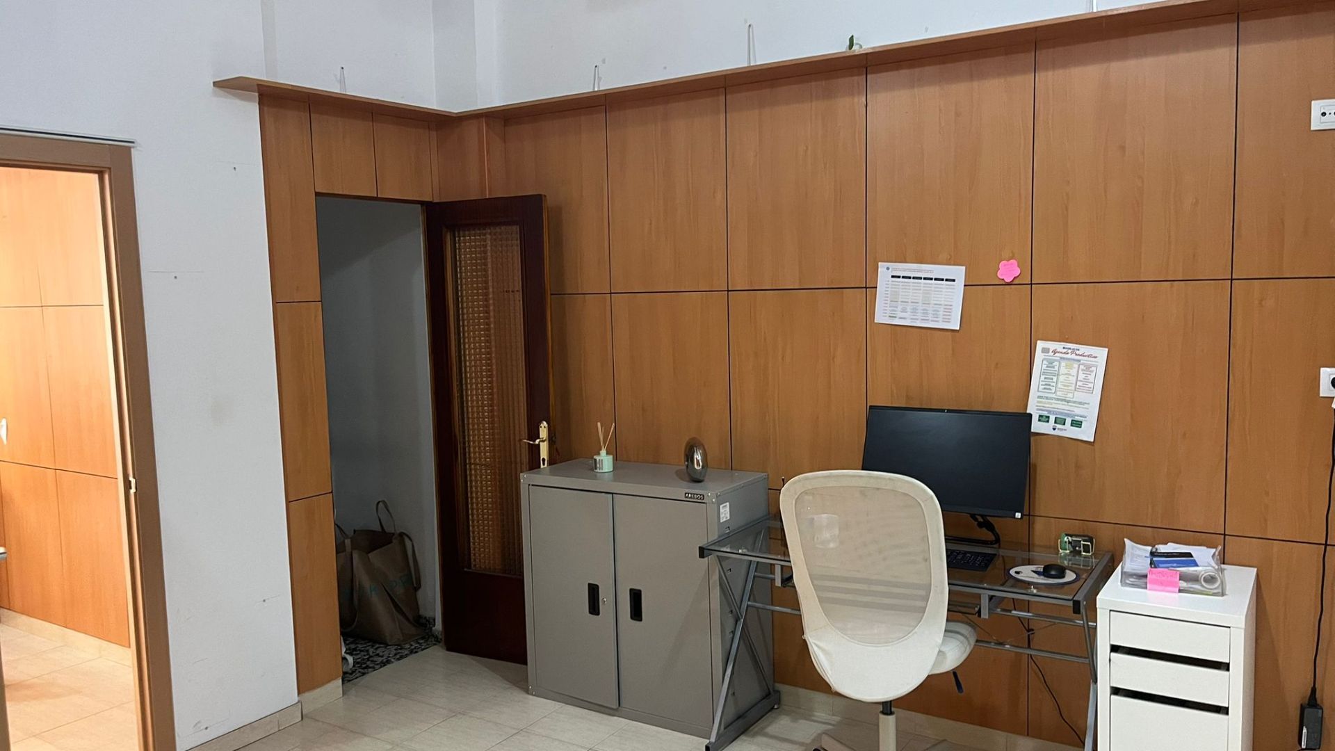 Premises to rent in Alberic  with Air Conditioner