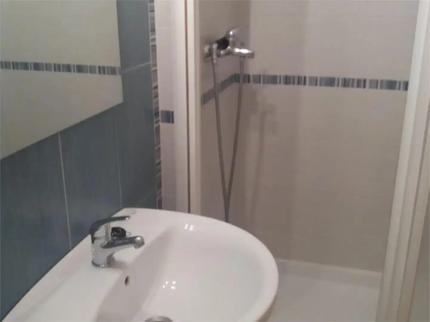 Bany de Pis de lloguer en Montilla amb Aire condicionat, Moblat i Balcó