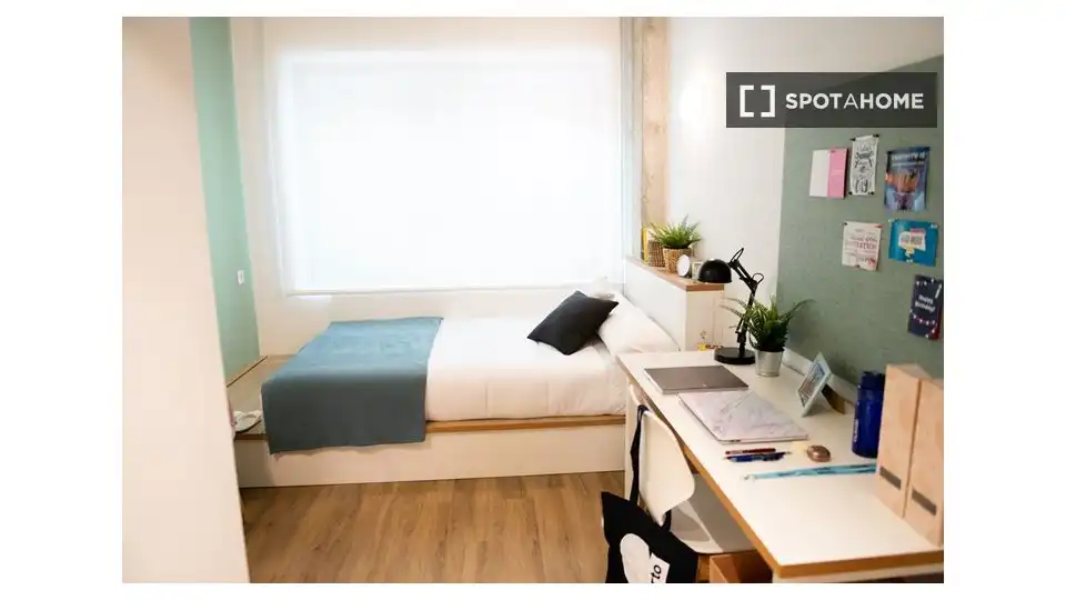 Habitación de Casa o chalet para compartir en Barcelona con Aire acondicionado, Terraza y Amueblado