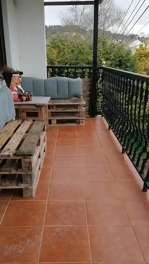 Terrassa de Casa o xalet en venda en Ponteceso amb Parquet, Moblat i Forn