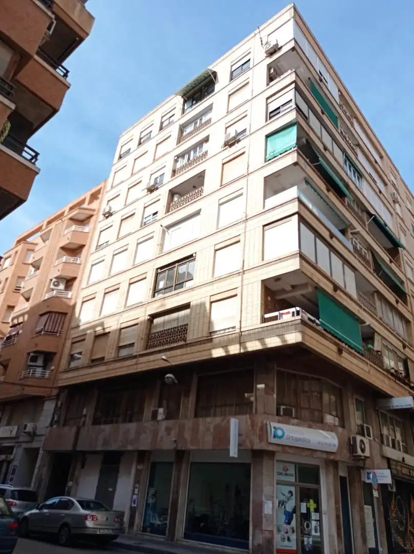 Vista exterior de Pis en venda en Orihuela