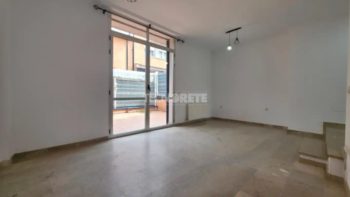 Casa adosada en venta en Guadalajara con Jardín privado, Parquet y Terraza