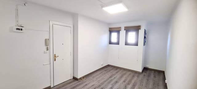 Oficina en Alquiler en Carrer de Pelai en El Raval