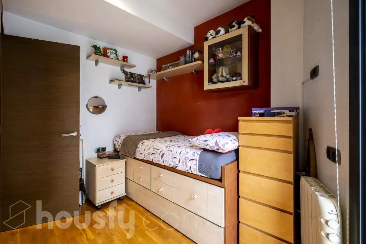 Habitación de Casa o chalet en venta en Barcelona con Aire acondicionado, Calefacción y Jardín privado