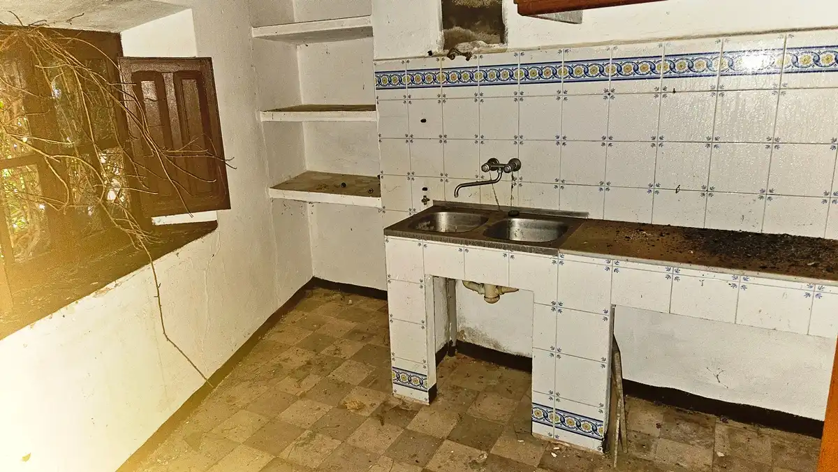 Cocina de Casa o chalet en venta en Fuenteheridos con Jardín privado, Terraza y Trastero