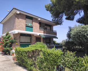 Vista exterior de Casa o xalet en venda en  Zaragoza Capital amb Jardí privat, Terrassa i Traster