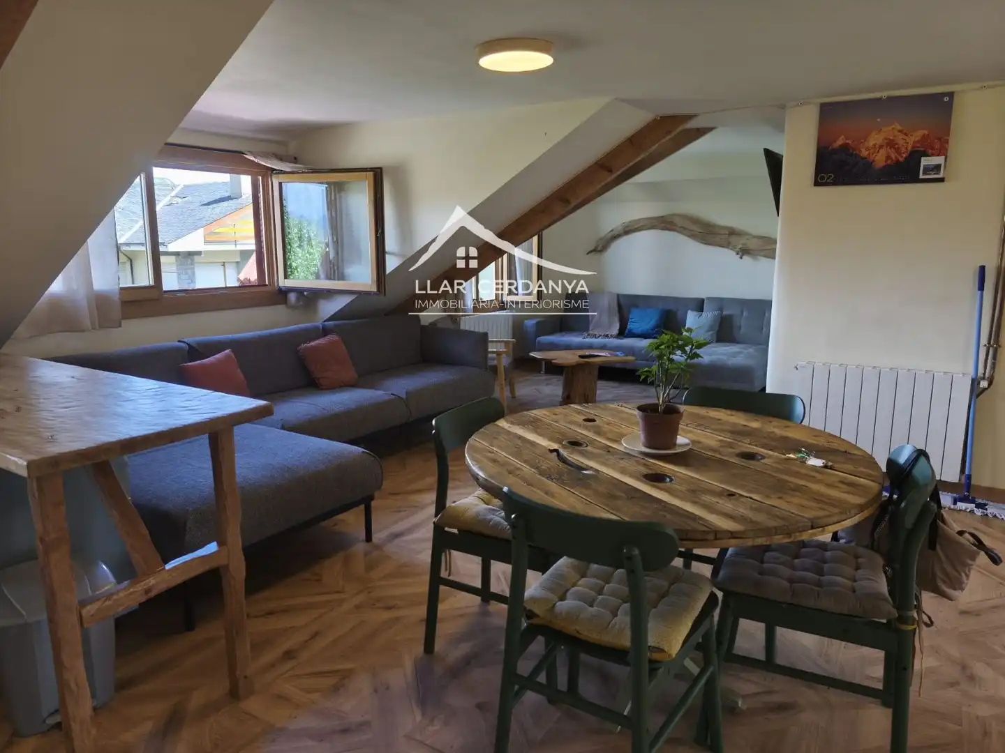 Sala d'estar de Àtic en venda en Alp
