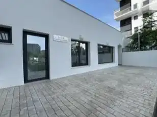 Außenansicht von Wohnung zur Miete in  Granada Capital mit Klimaanlage, Terrasse und Balkon