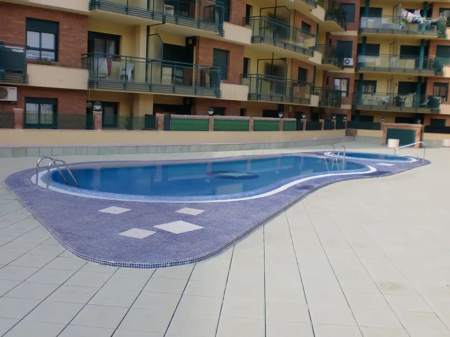 Piscina de Piso en venta en Benicarló con Terraza, Amueblado y Balcón