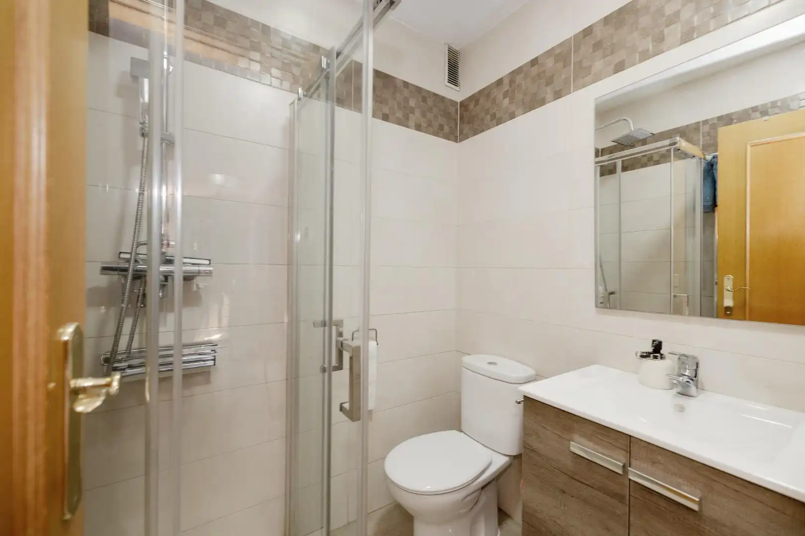 Baño de Casa adosada en venta en Málaga con Terraza