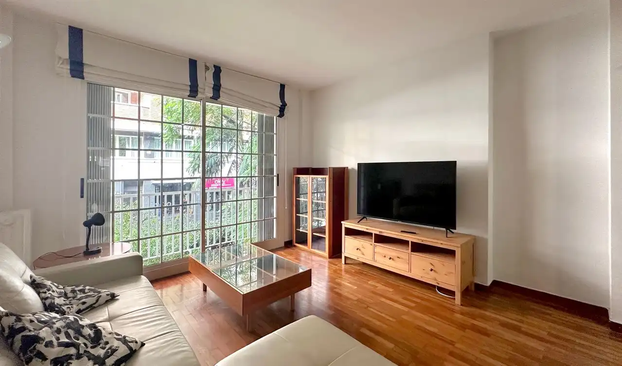 Wohnzimmer von Wohnung zum Verkauf in Barcelona mit Klimaanlage und Gemeinschaftspool