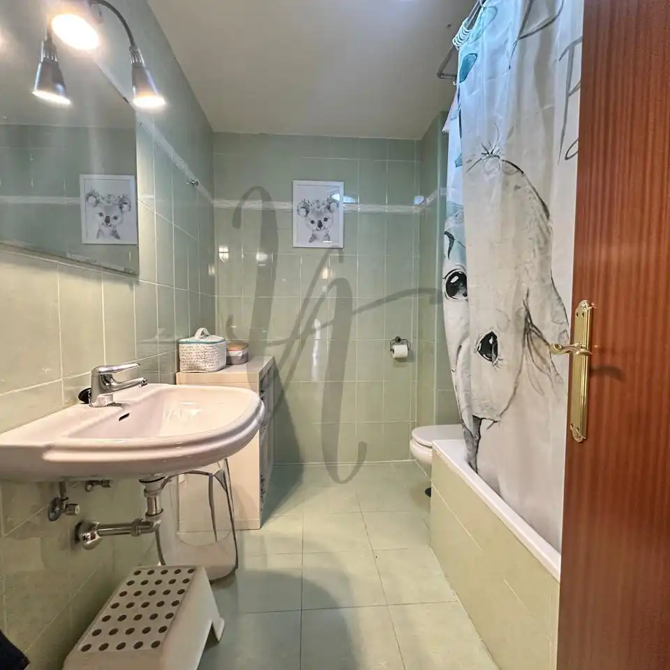 Casa aparellada amb piscina de lloguer a Calle San Martín, imagen 13