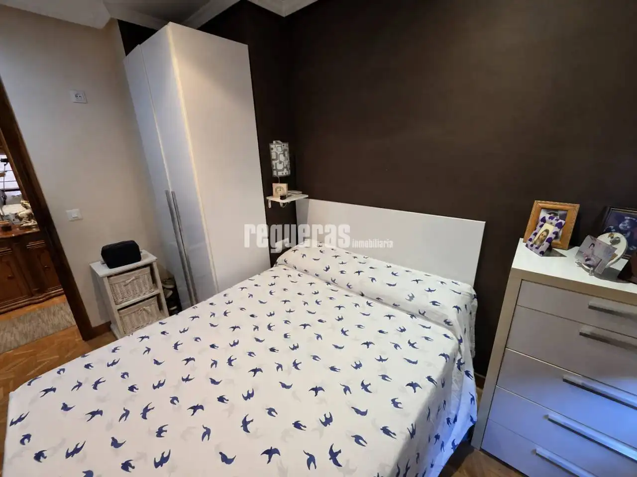 Habitación de Ático en venta en Avilés con Calefacción, Parquet y Terraza