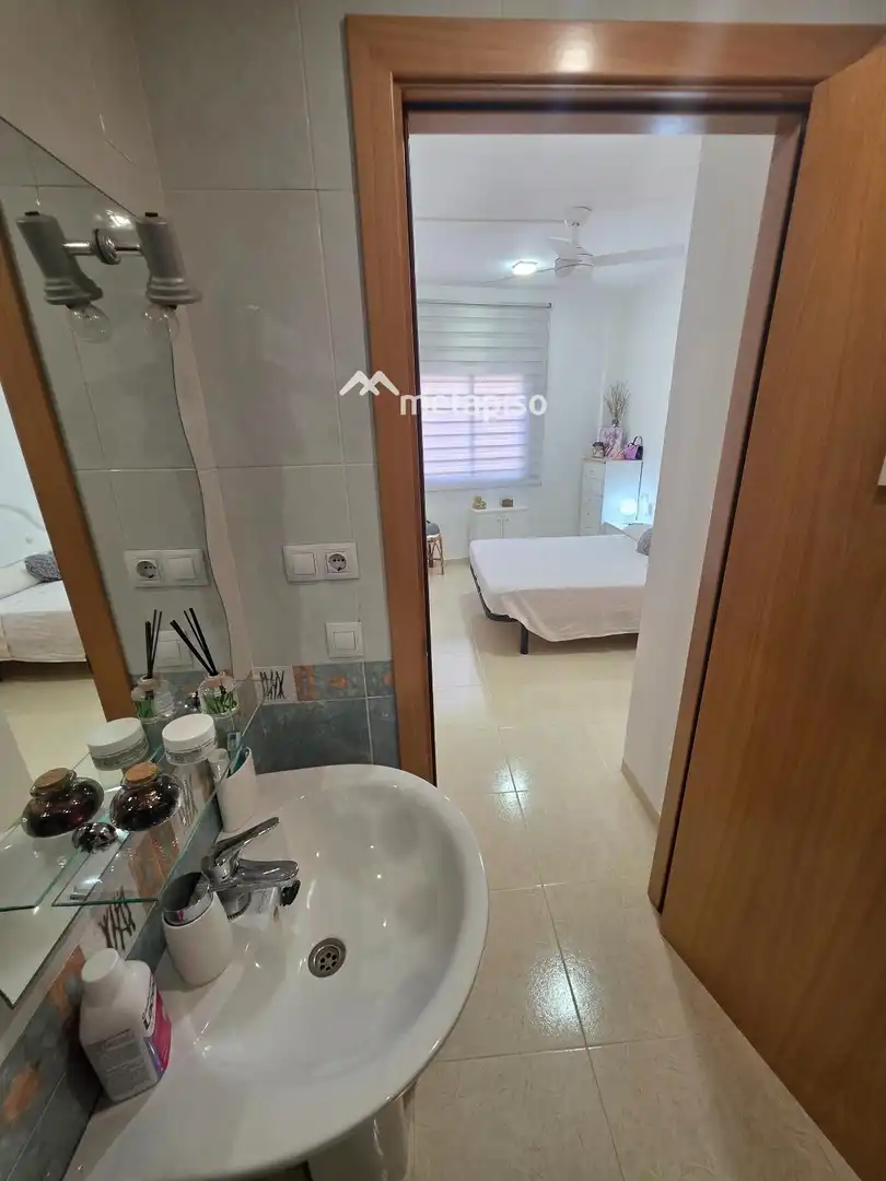 Baño de Piso en venta en La Pobla de Montornès   con Calefacción y Terraza