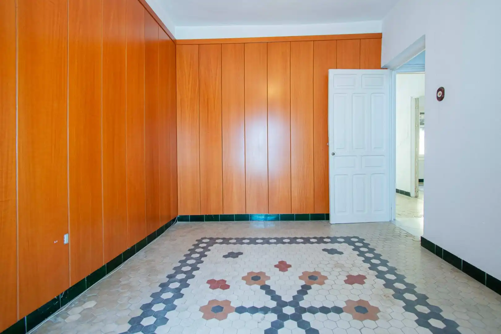 Houses for sale in Sevilla  with Air Conditioner, Terrace and Storage room